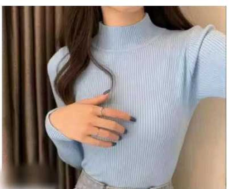 Light Blue Ribbed Knit Top “M”size