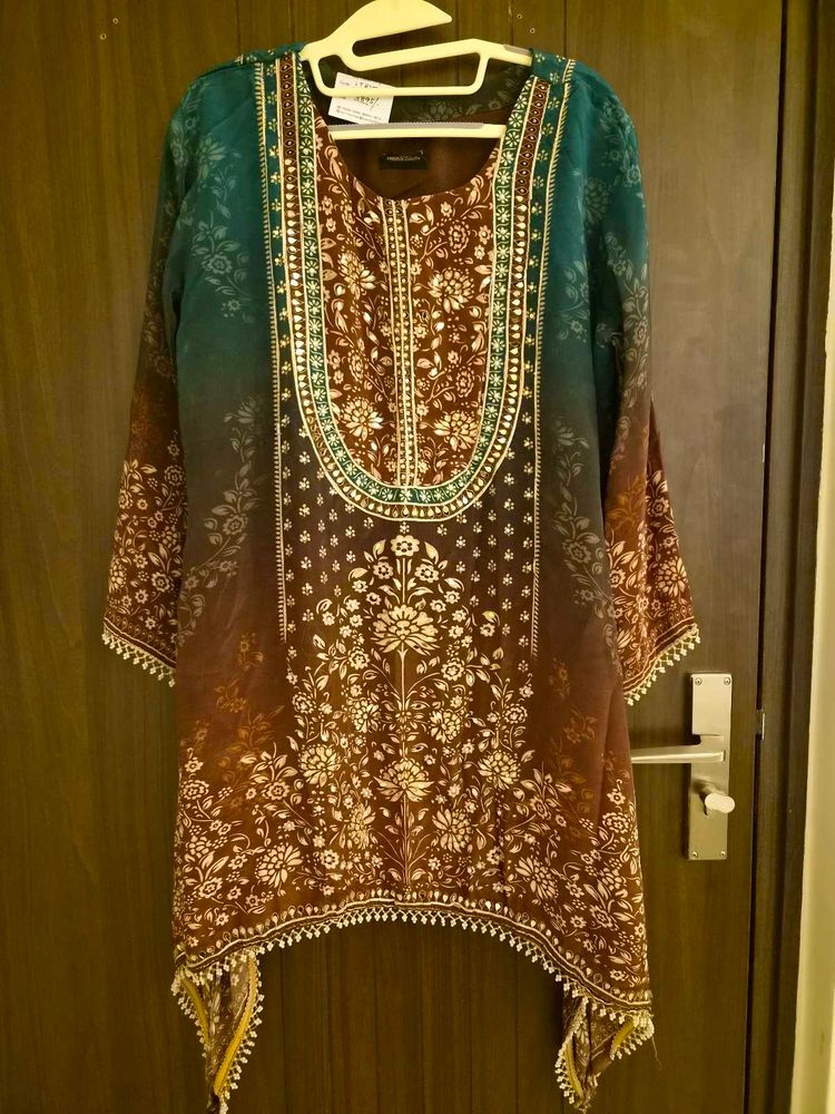Embroidered Kurta Set with Ombre Pattern XL