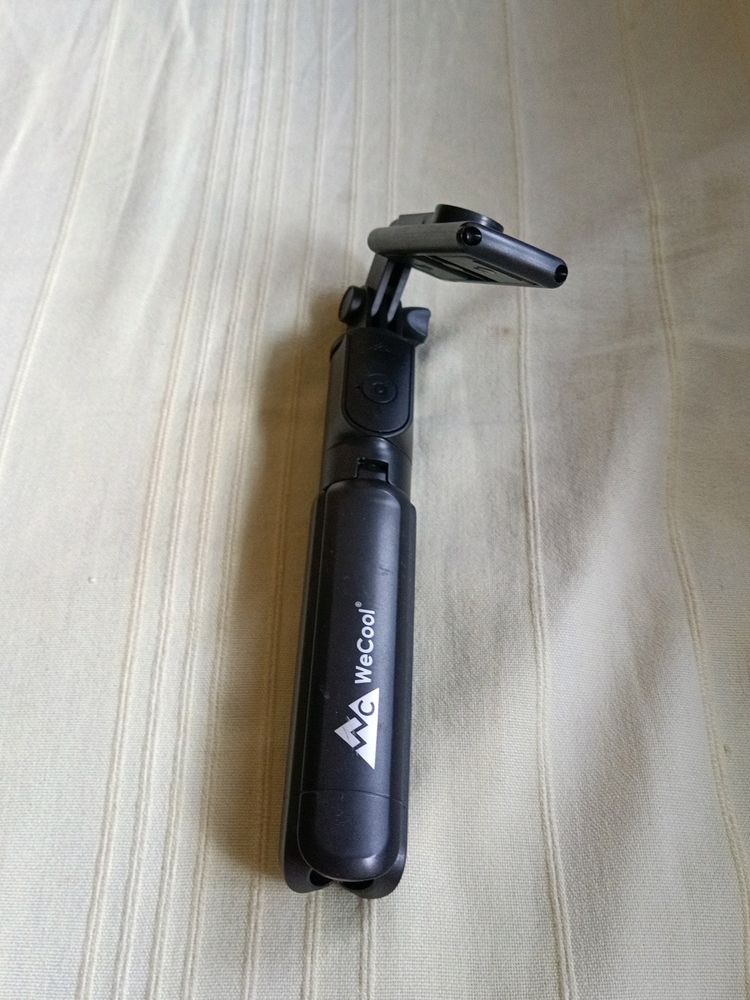 Selfstik With Remote