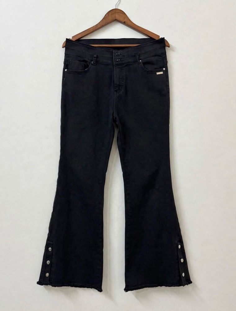Stylish Black Flare Jeans