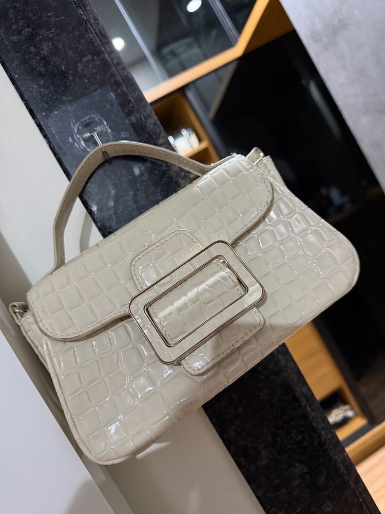 Chic Cream Croc Embossed Shoulder Bag