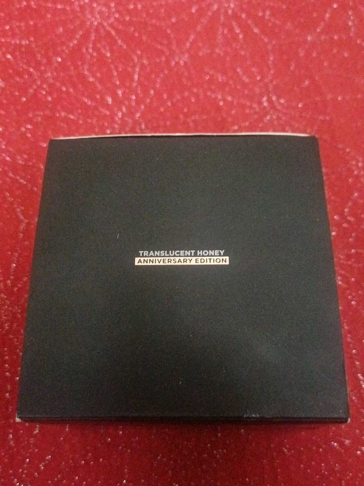 Laura Mercier Translucent Honey Loose Powder