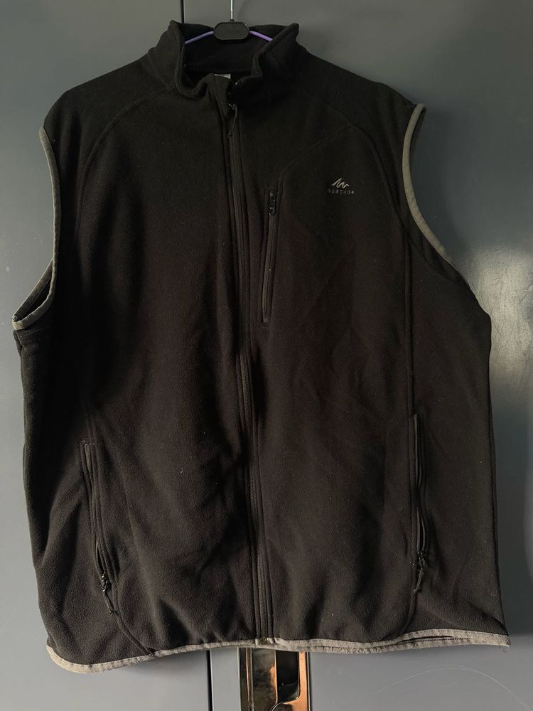 Quechua Decathlon Half  Black Fleece Vest