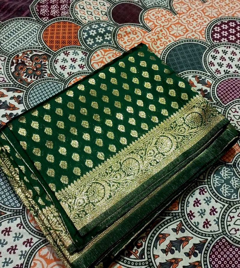 Elegant Emerald Green Banarasi Saree