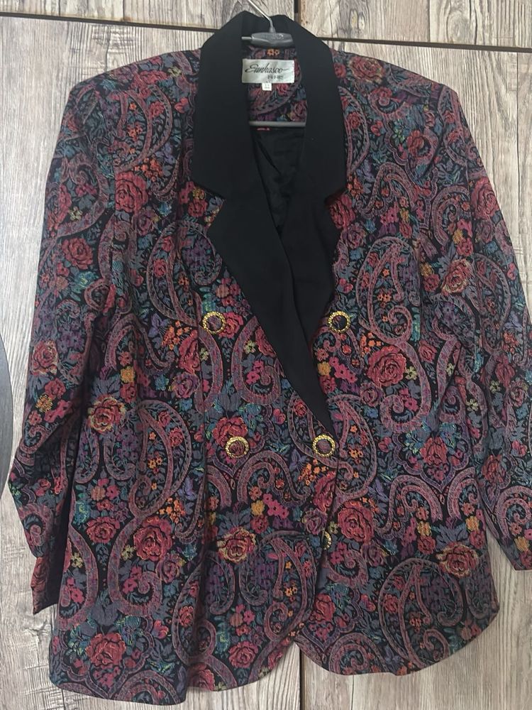Vintage Floral Double-Breasted Blazer