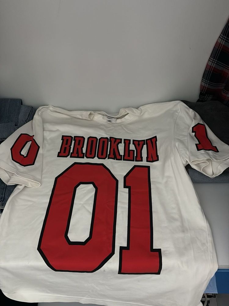 hnm Brooklyn Graphic Tee size XL