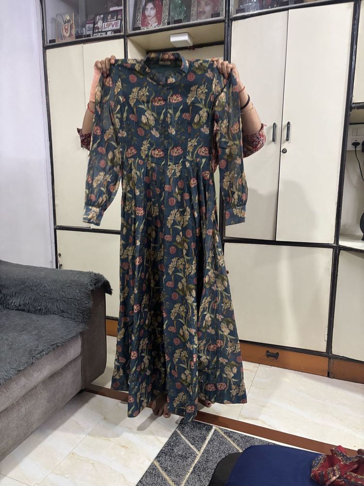 🌸 Elegant Floral Printed Anarkali Long Kurti / Go
