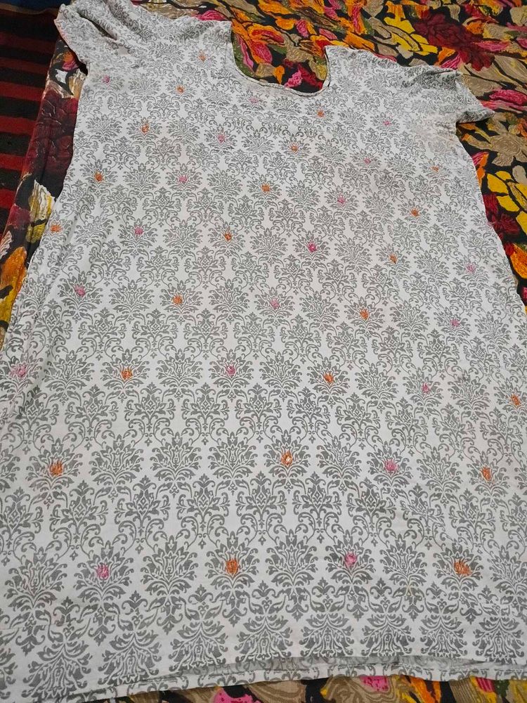 Elegant Kurta with  lages Intricate Pattern