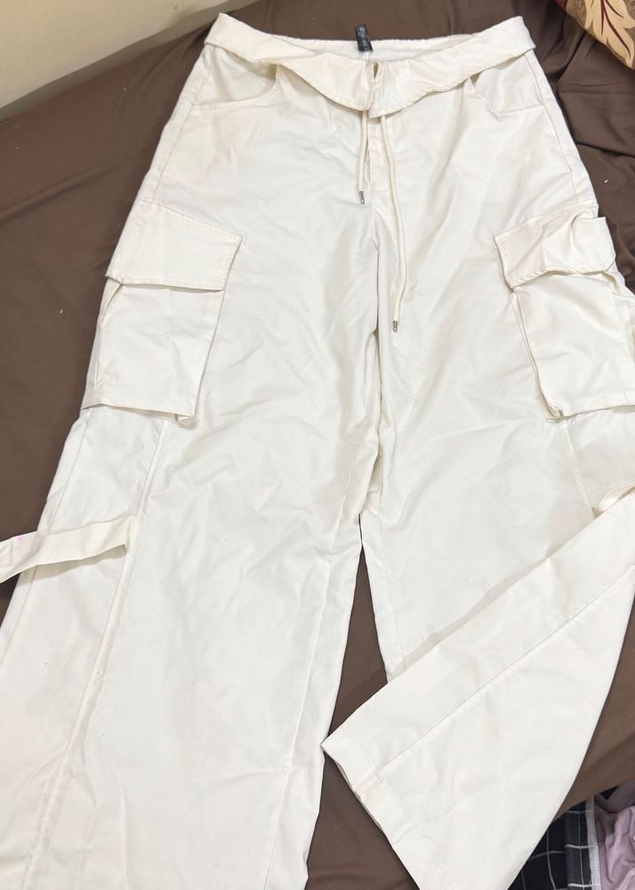 Stylish Cream Cargo Pants26-30 length 41