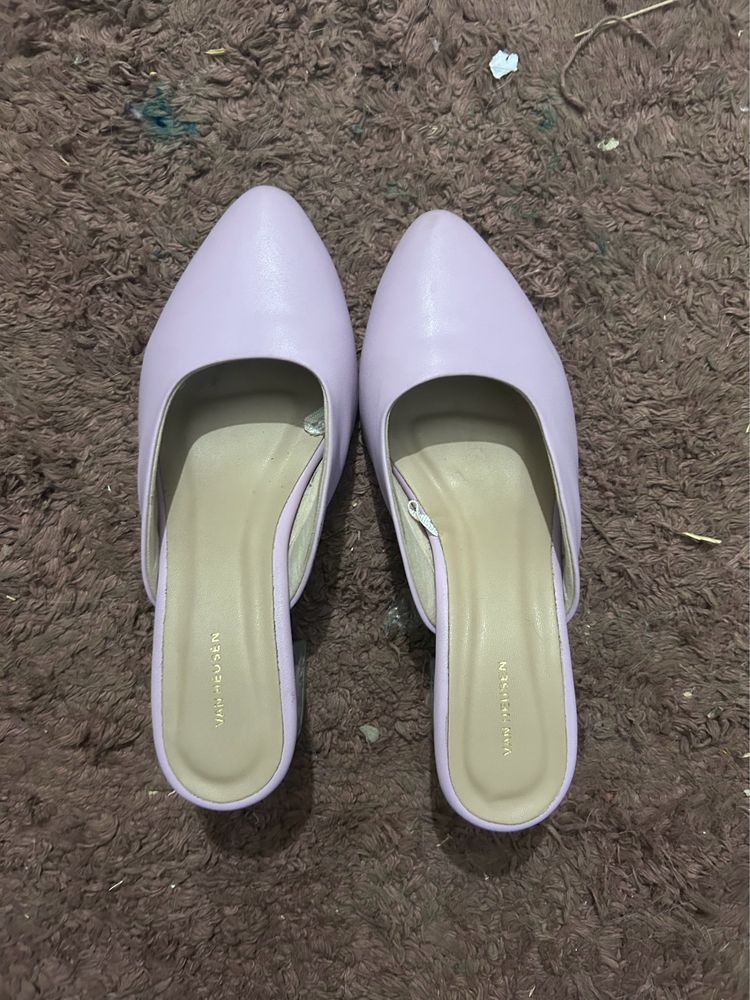 Van Heusen Heels