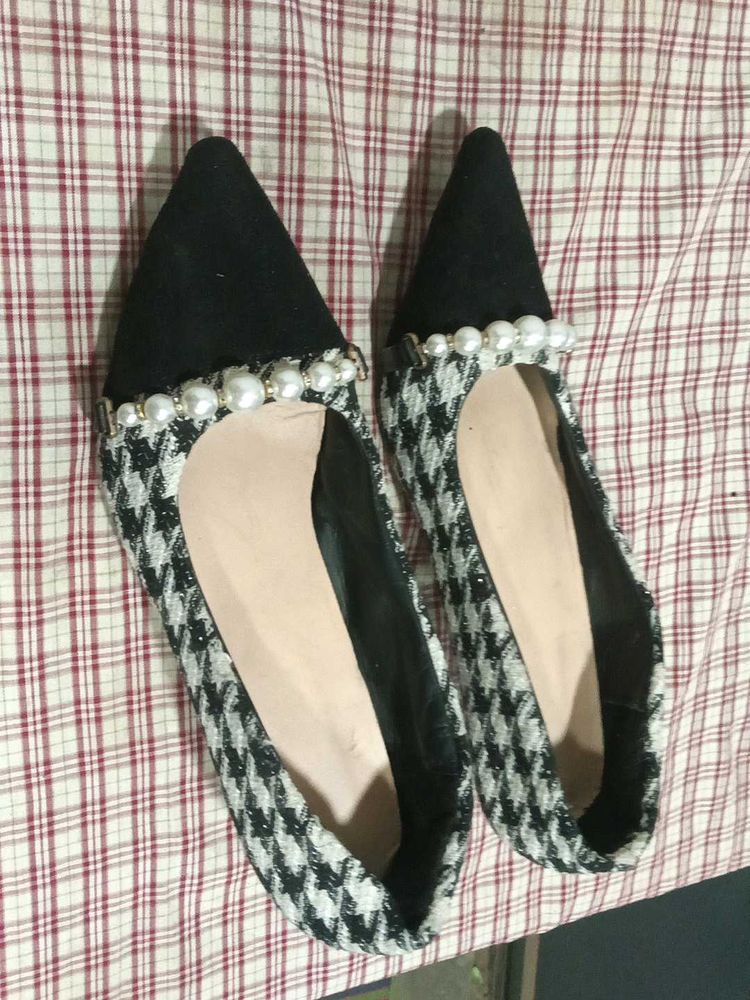 Houndstooth Pearl Embellished Flats