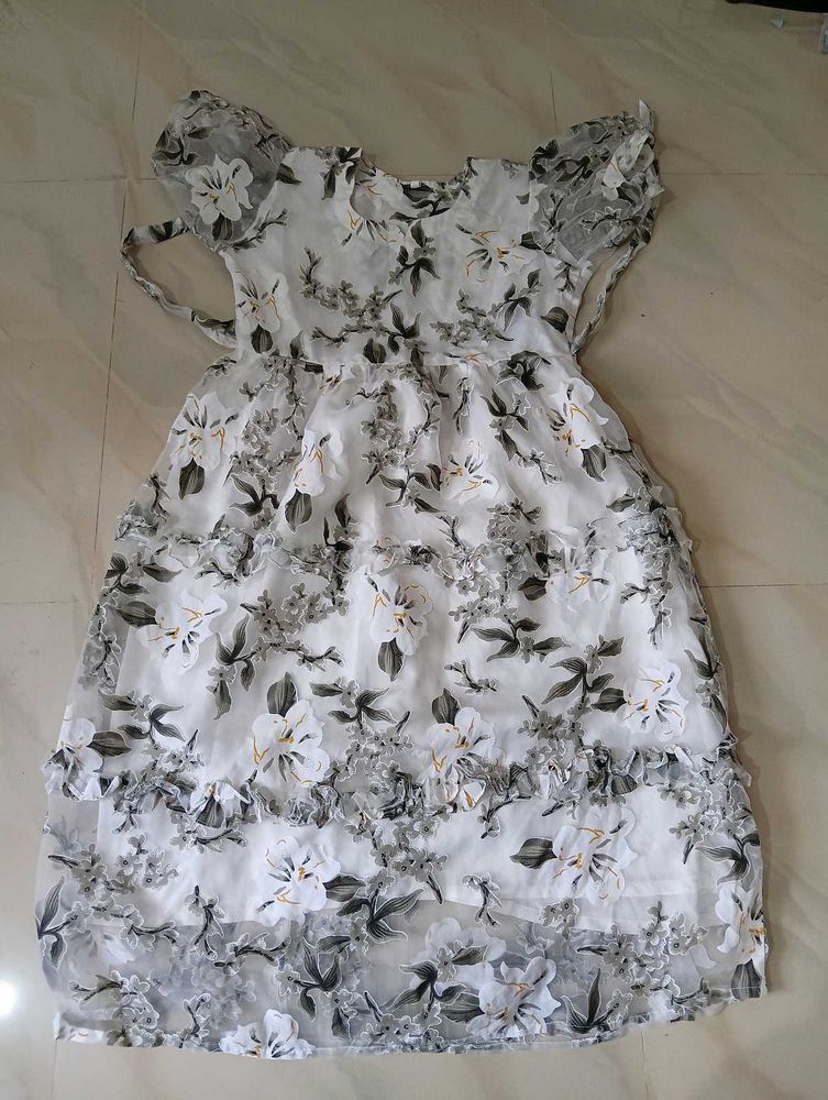 Elegant Floral Tiered Ruffle Dress