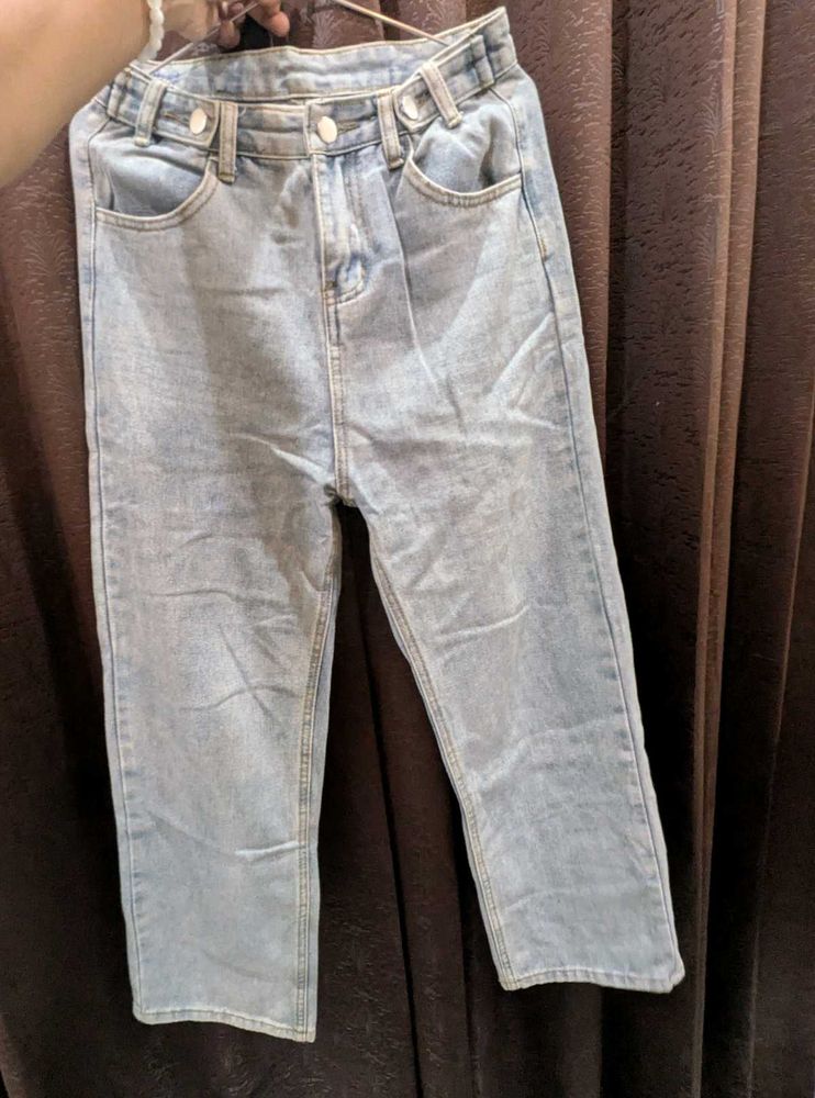 Light Wash Baggy Jeans