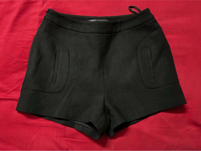 Chic Black High-Waisted Shorts