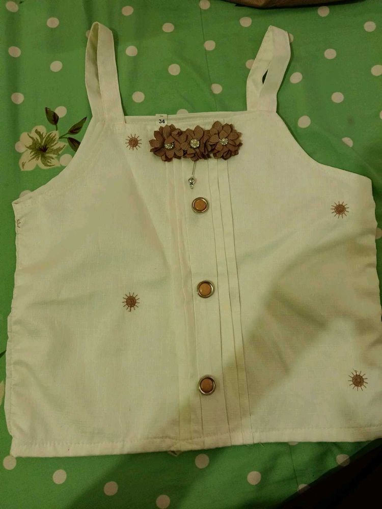 Cute White Top with Flower Embellishment