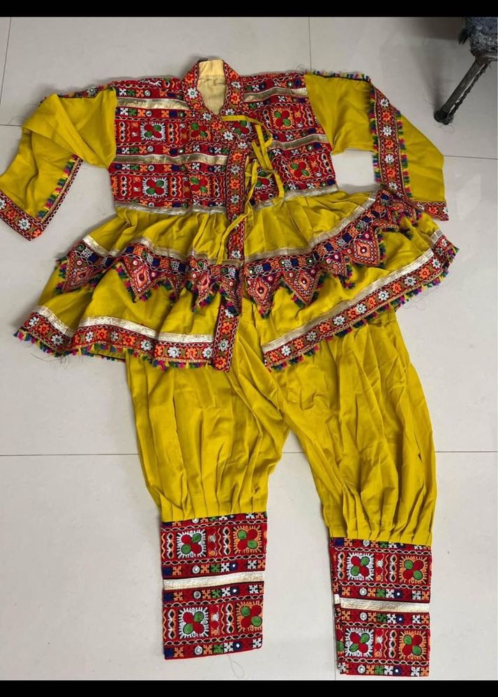 Dandiya night kediya Vibrant Embroidered Kurta Set