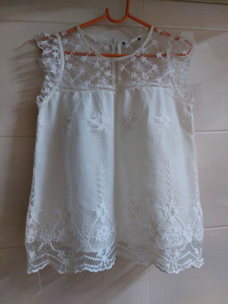 Papaya brand- Beautiful white top