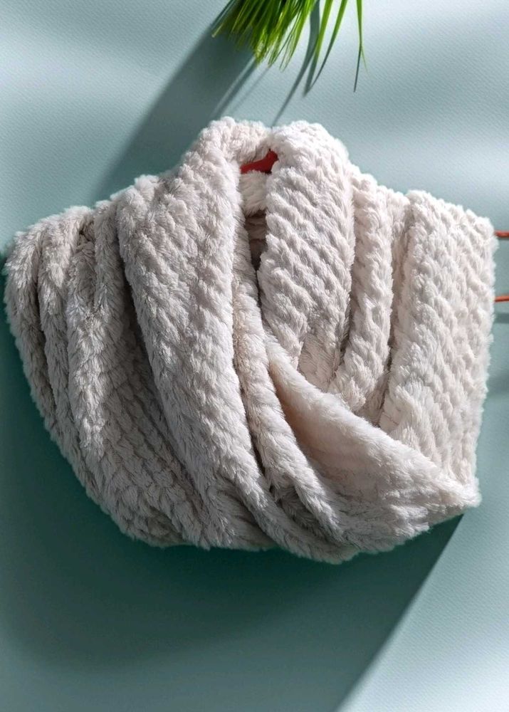Cozy Cream Faux Fur Scarf