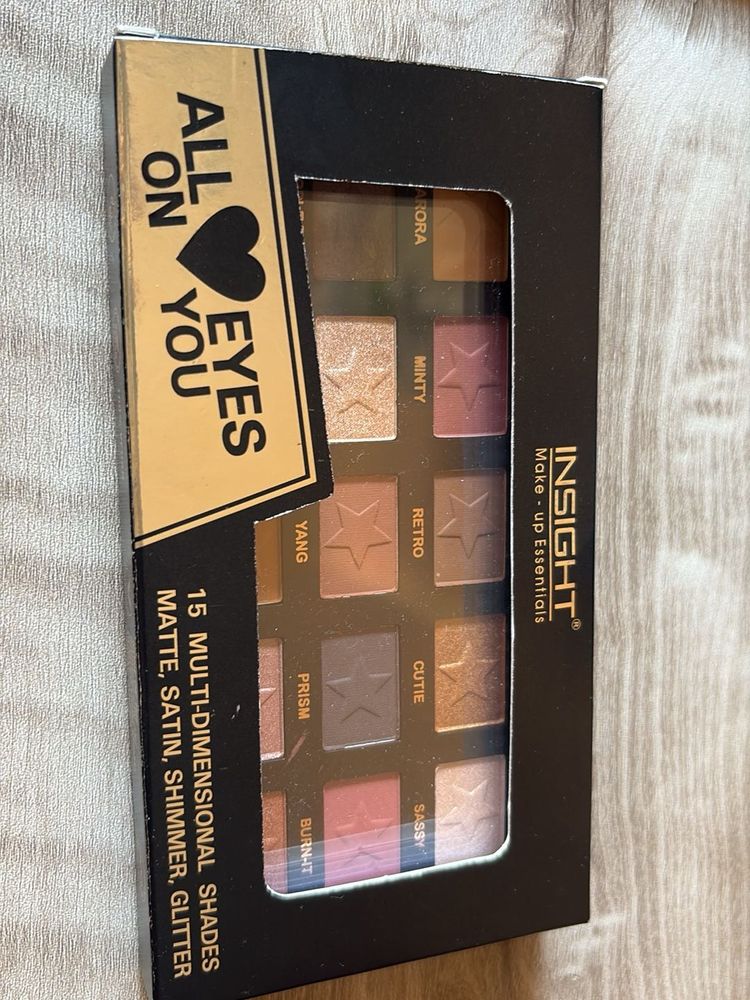 Insight Cosmetics 15 Color Eyeshadow Palette