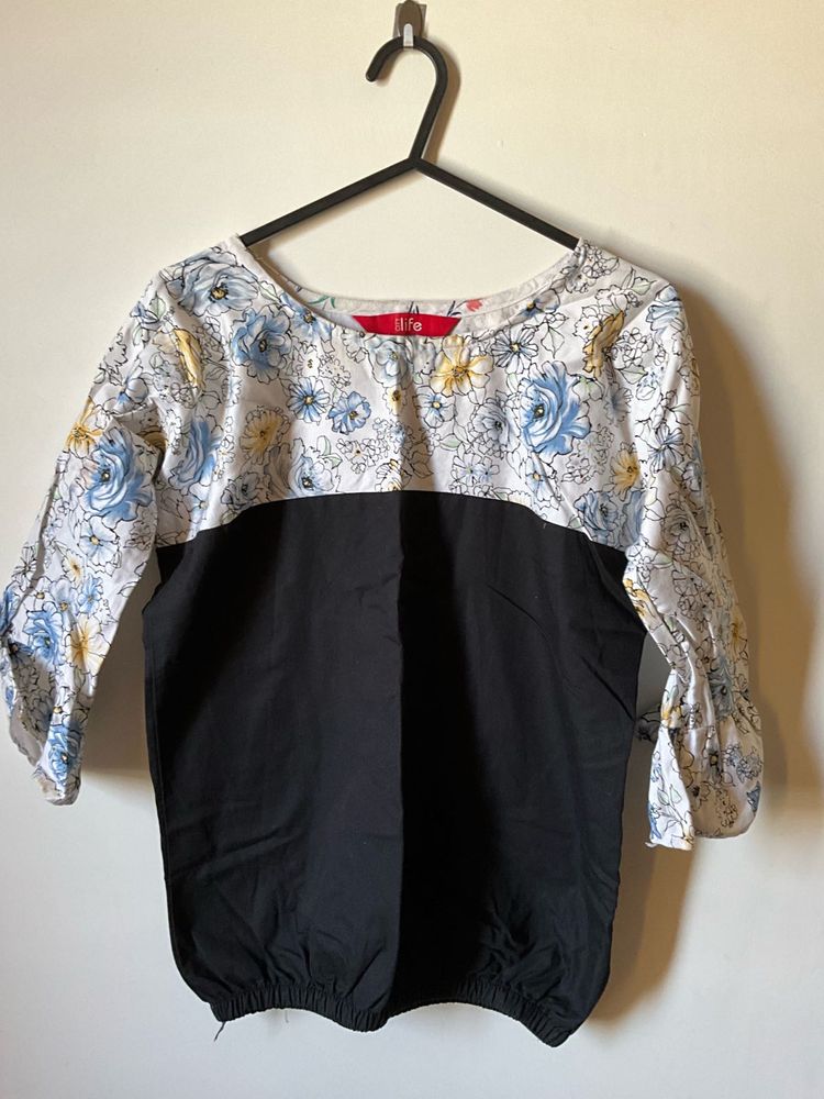 Floral Print Top 🤍😍💙