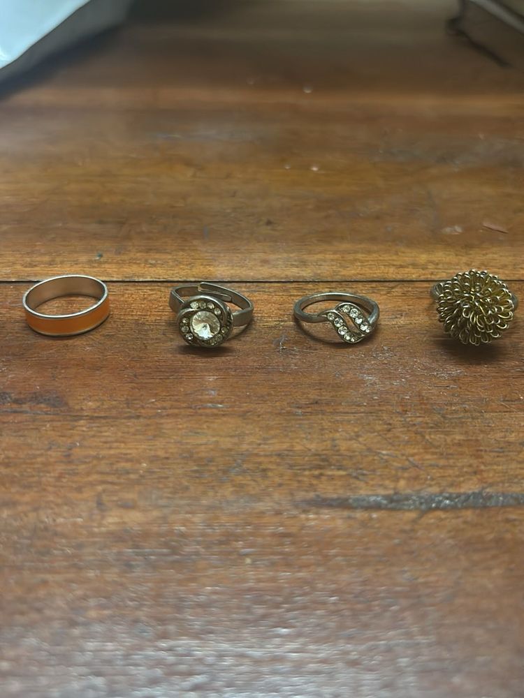 Set of 4 Fashion Rings