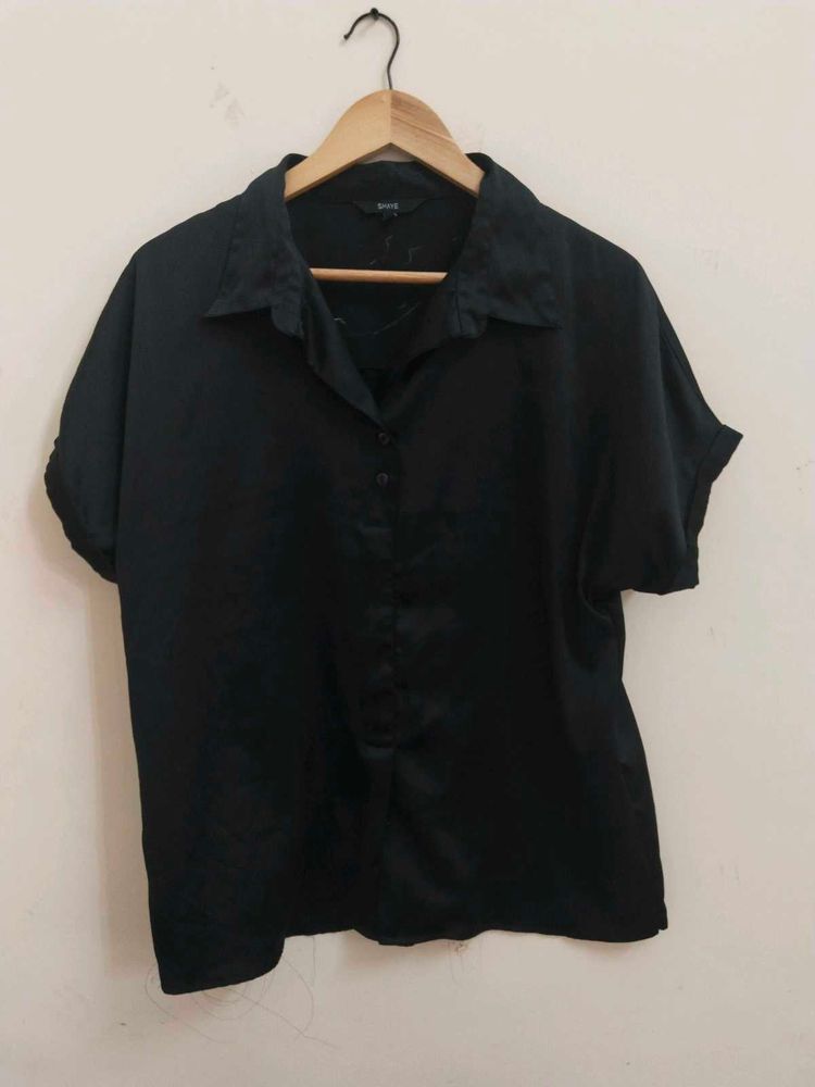 Black Short Sleeve Silk  Button-Up Top