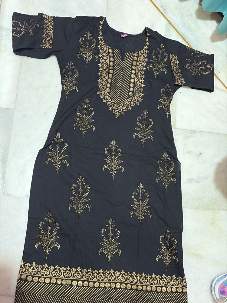 Elegant Black &amp; Gold Kurta