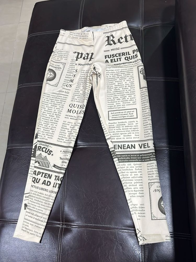 Newspaper Print Leggings with pocket