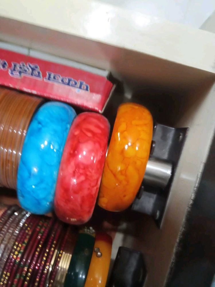 Vibrant plastic Bangles Set