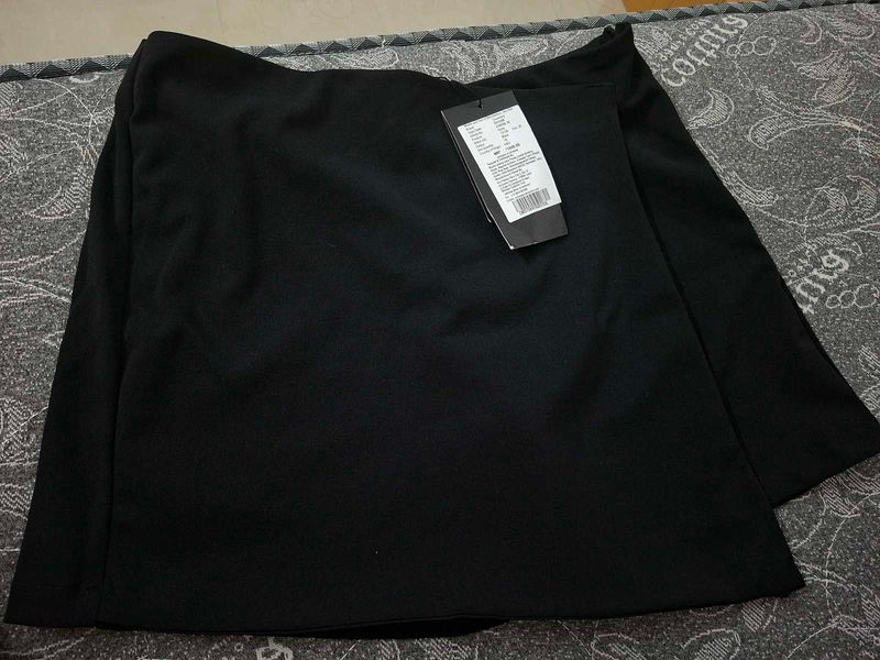 Classic Black Mini Skirt