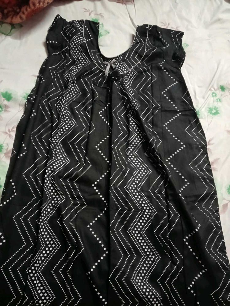 Stylish Black Nightgown