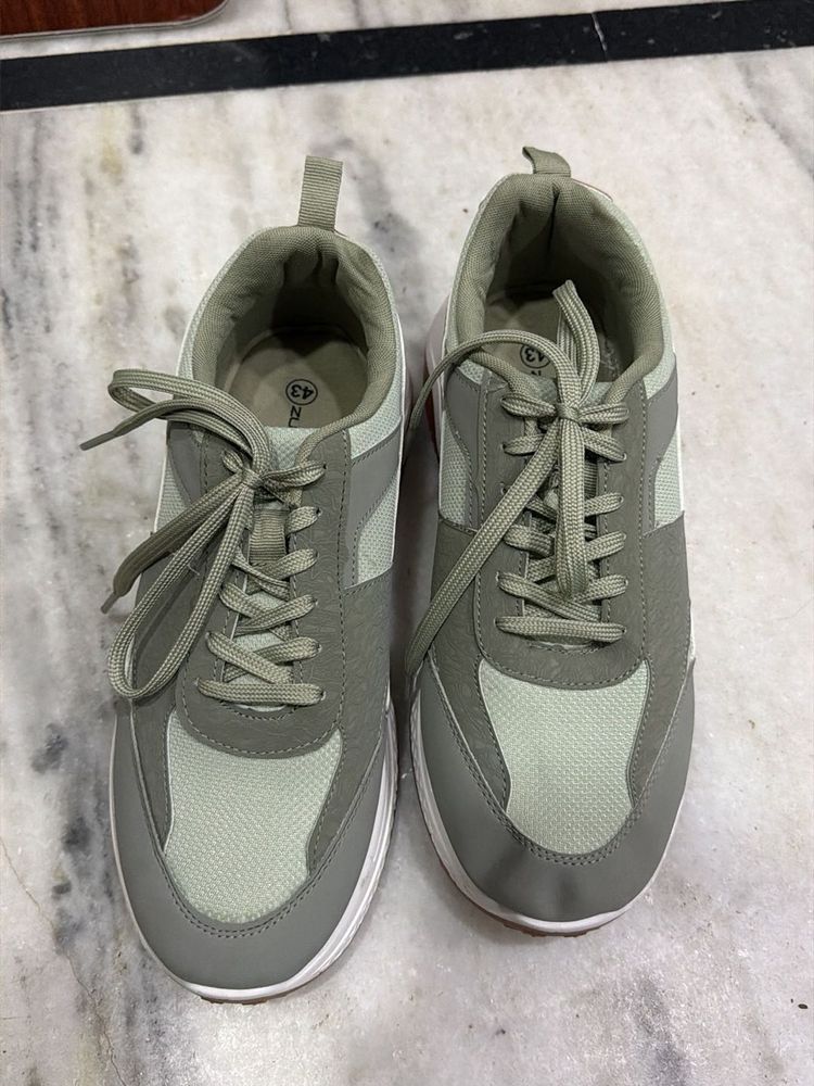Stylish Green Casual Sneakers