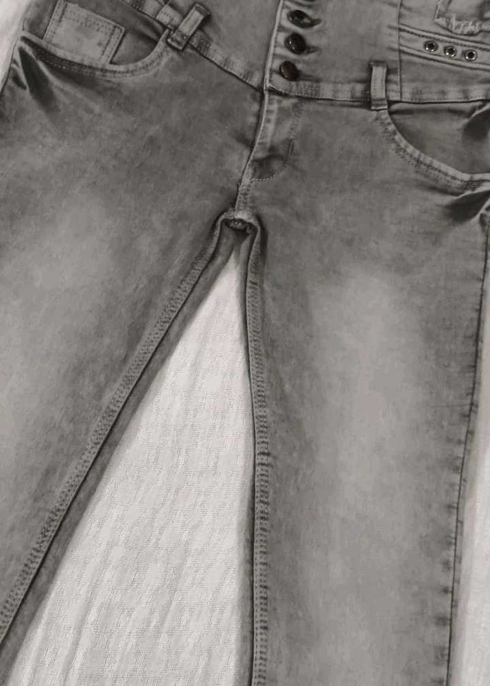 Women Stylish Grey Jeans