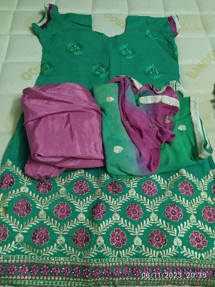 Today's Offer : Green &amp; Pink Suit