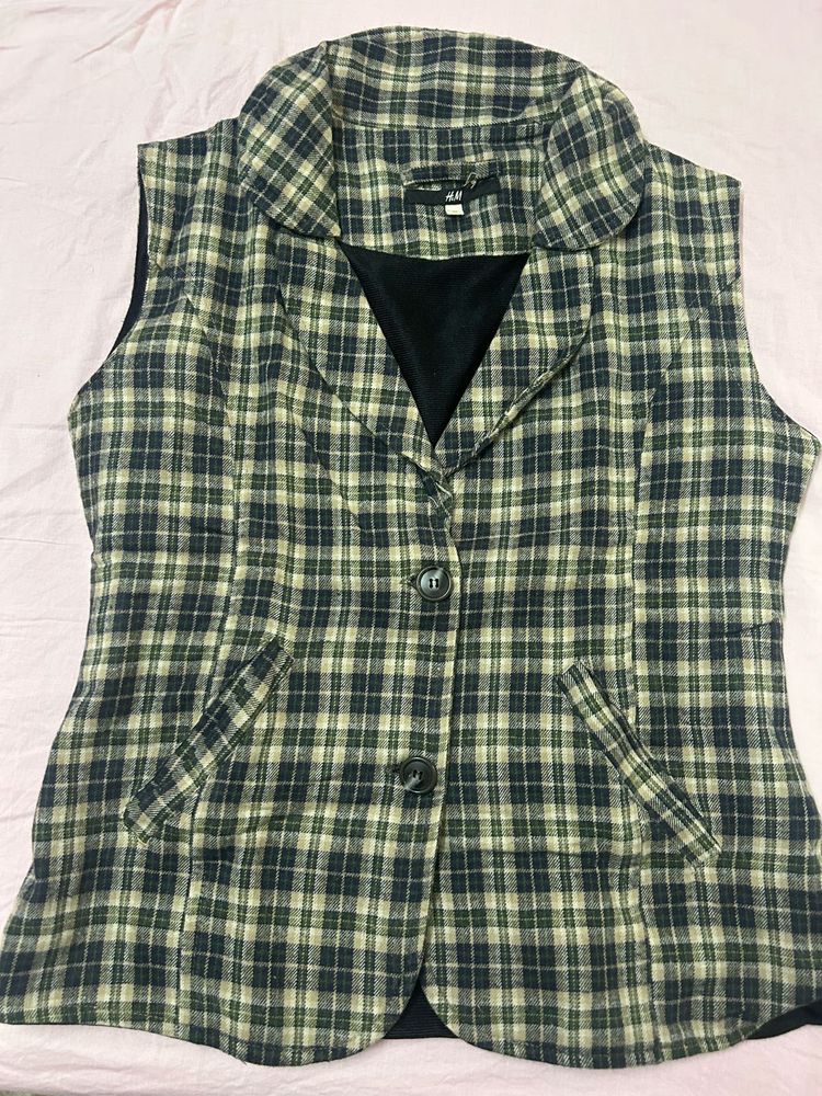 H&amp;M Tartan Plaid Sleeveless Blazer