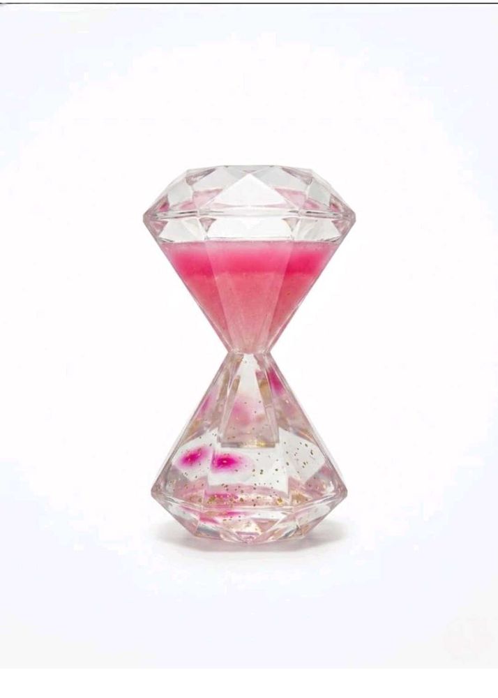 Diamond-Shaped Liquid Motion Desk Toy