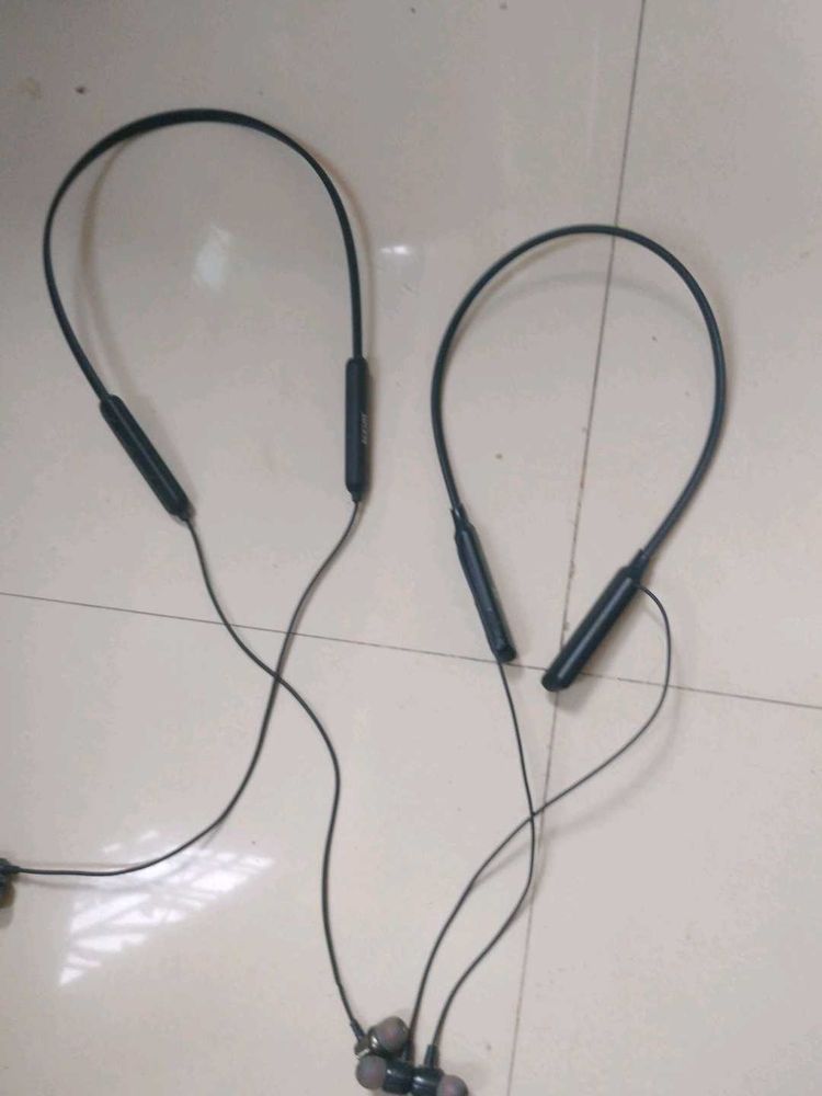 Ear Phone...Working Position