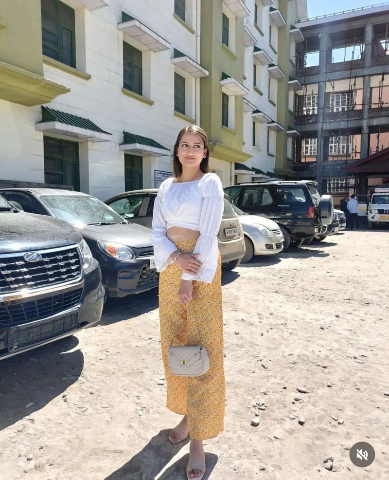 Floral Wide leg Pants 💛
