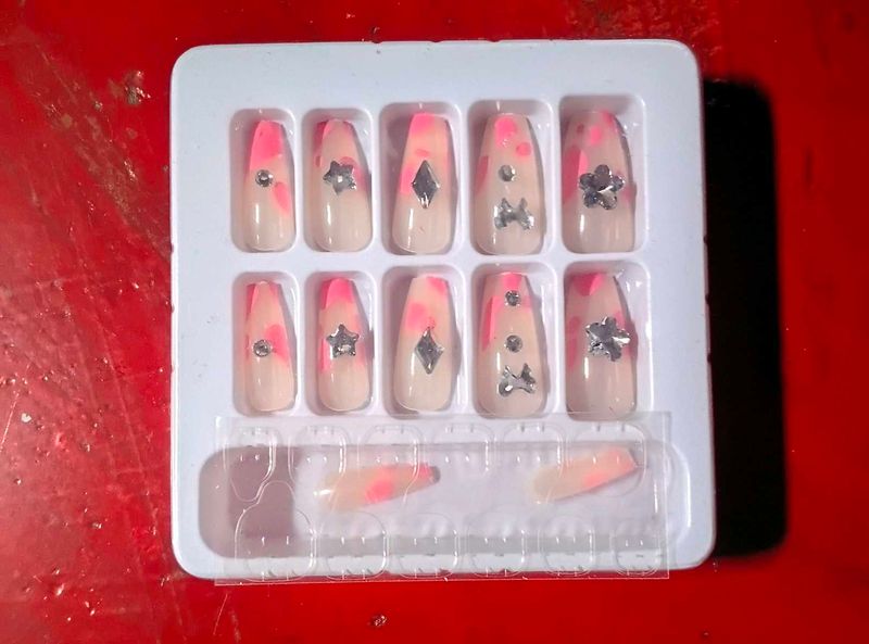 Chic Press-On Nails Set