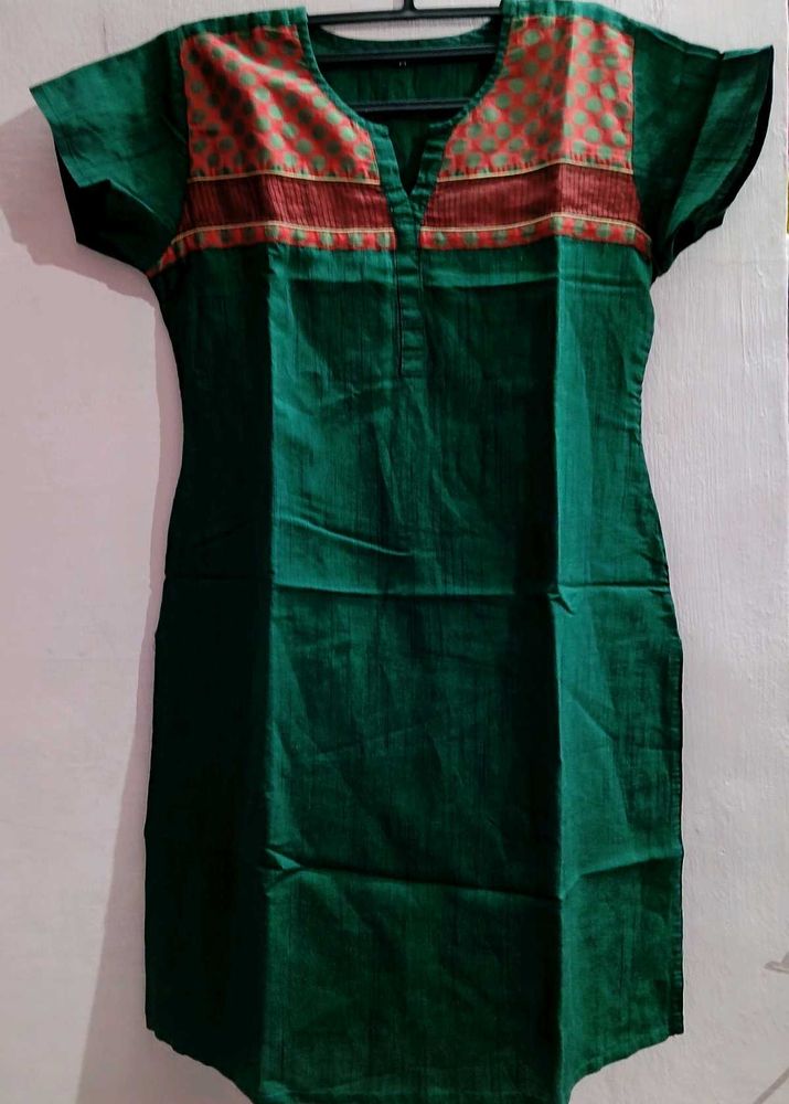 Green Kurta with Decorative Neckline