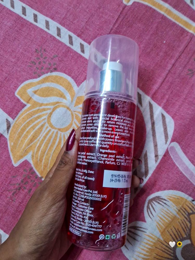 Jovees Strawberry Face Toner