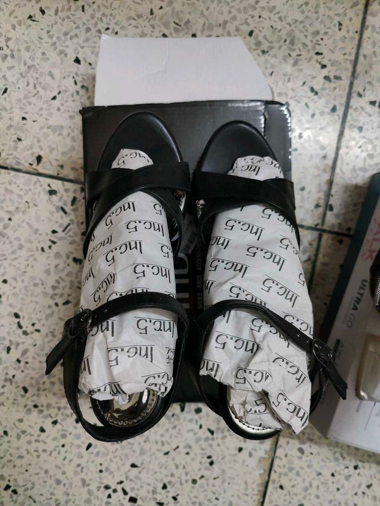 Stylish Black Heels- with a little defect