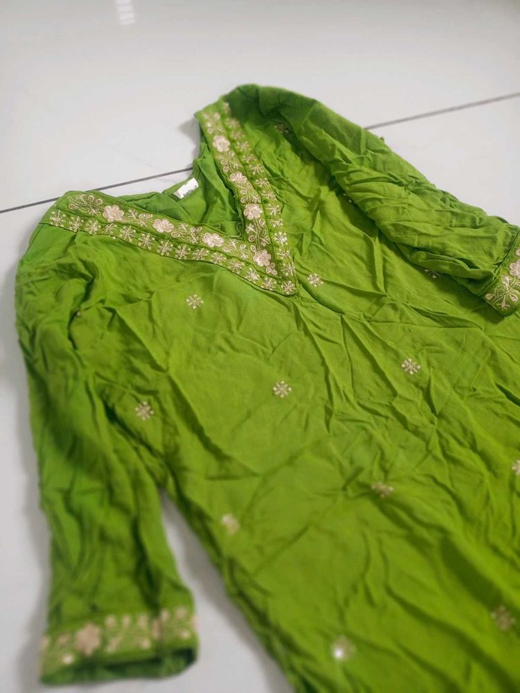 Beautiful Embroidered Green Kurta