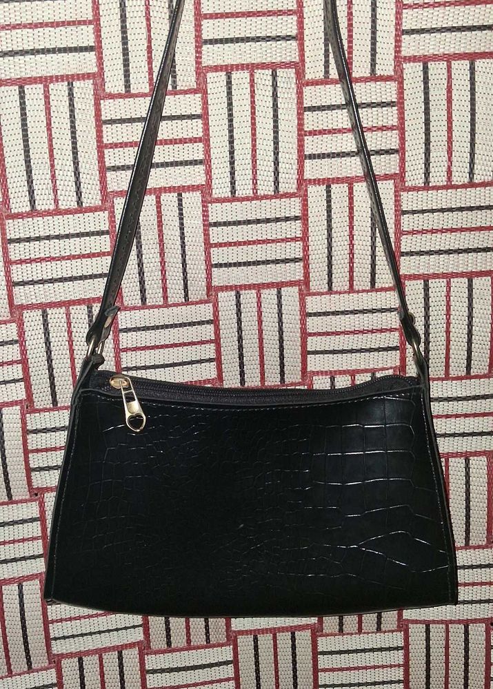 Chic Black Croc Embossed Shoulder Bag