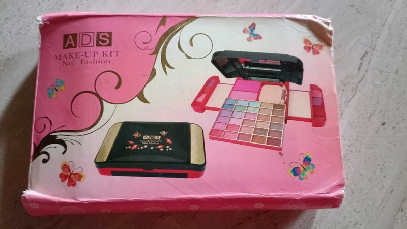 ADS Make-Up Kit