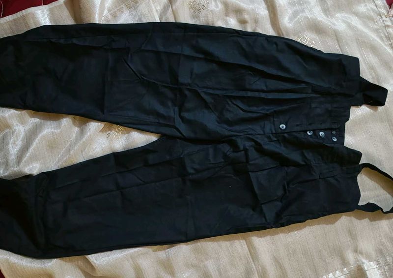 Woman Stylish Black dungree