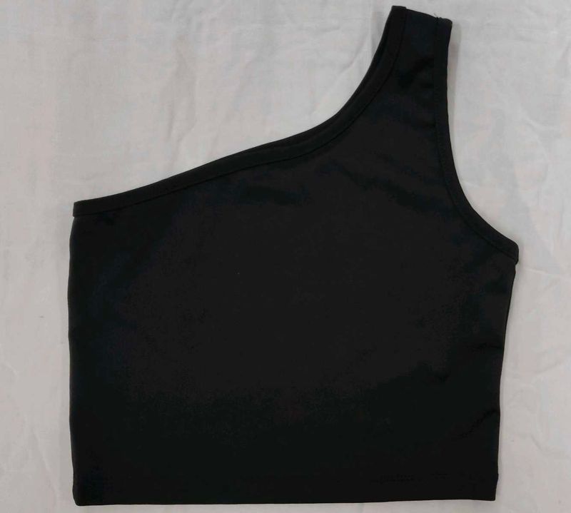 Chic Black One-Shoulder Crop Top