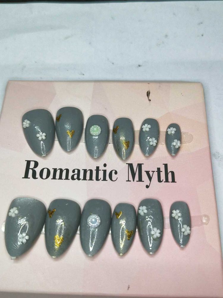 Grey Floral Press-On Nails
