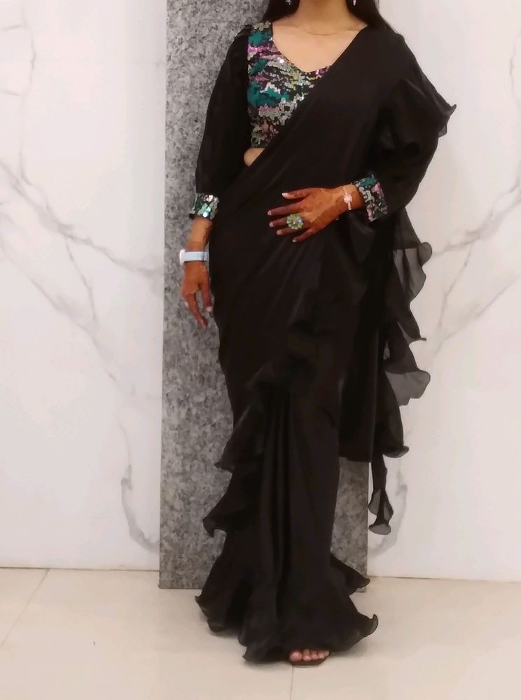 Black Party Wear Saree With Baloon Sleeves Blouse