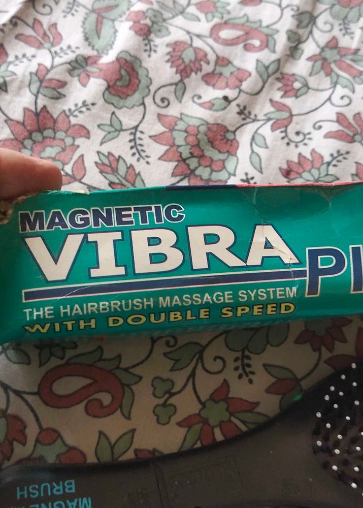 Magnetic Vibra-Pi Hairbrush
